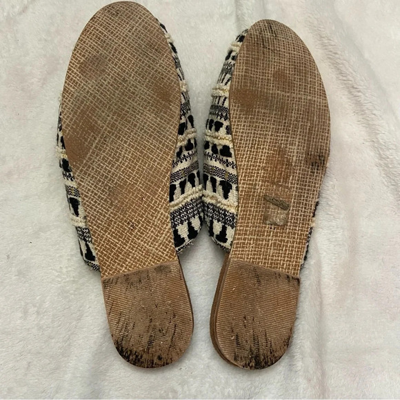 Anthropologie Dreamy Tweed Mule Slides Size 9 Black Gold Pompoms - Picture 7 of 9